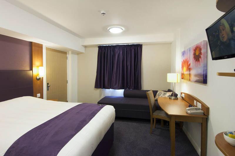 Premier Inn Stroud Stroud  Bagian luar foto